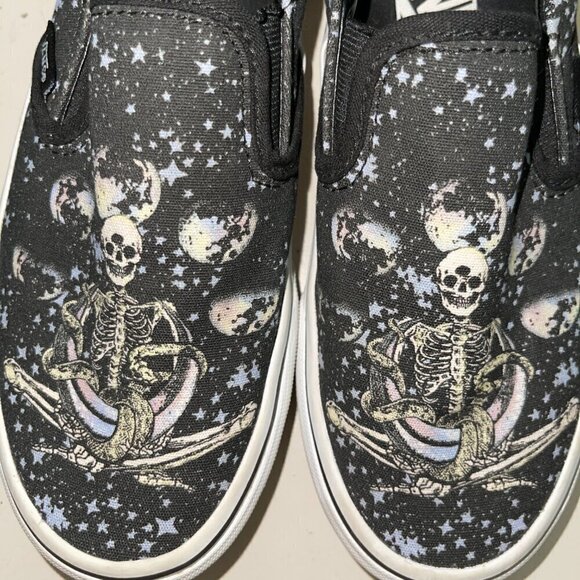 VANS Classic Slip On Sneakers Women’s 5.5 Black Superstitions Skeleton Moon Phas - Picture 2 of 7